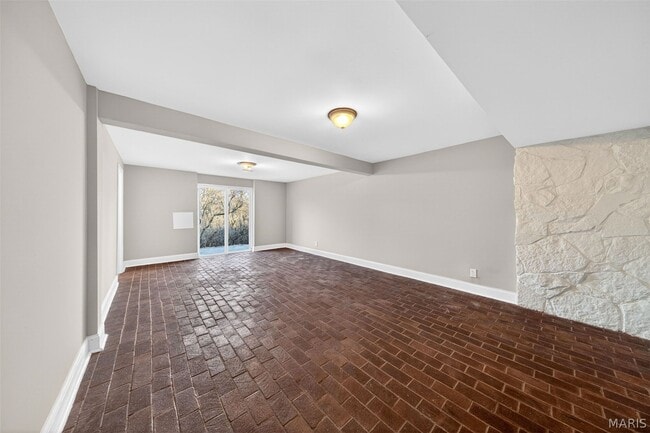 Building Photo - 264 Braeshire Dr