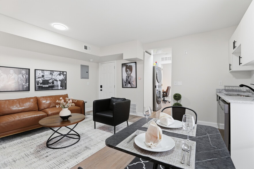 Building Photo - 4635 John R St