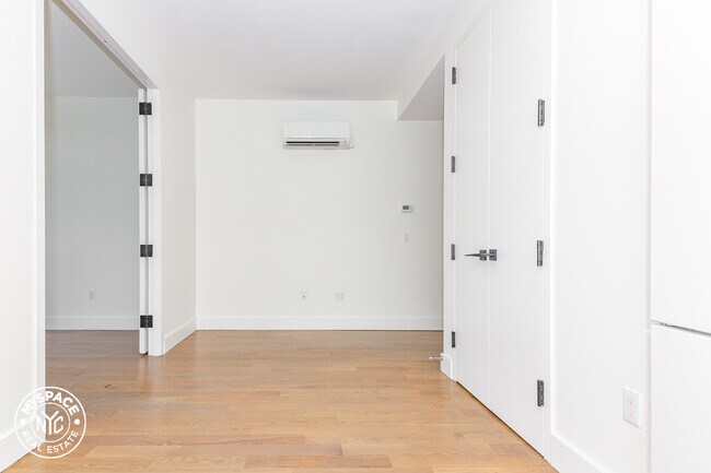 Building Photo - 581 Ocean Pkwy