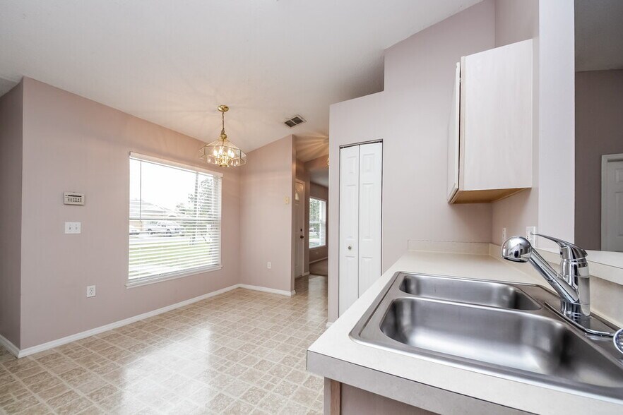 Building Photo - 155 Pompei Dr