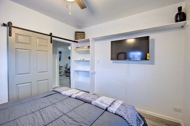 Building Photo - 3976 Utica St