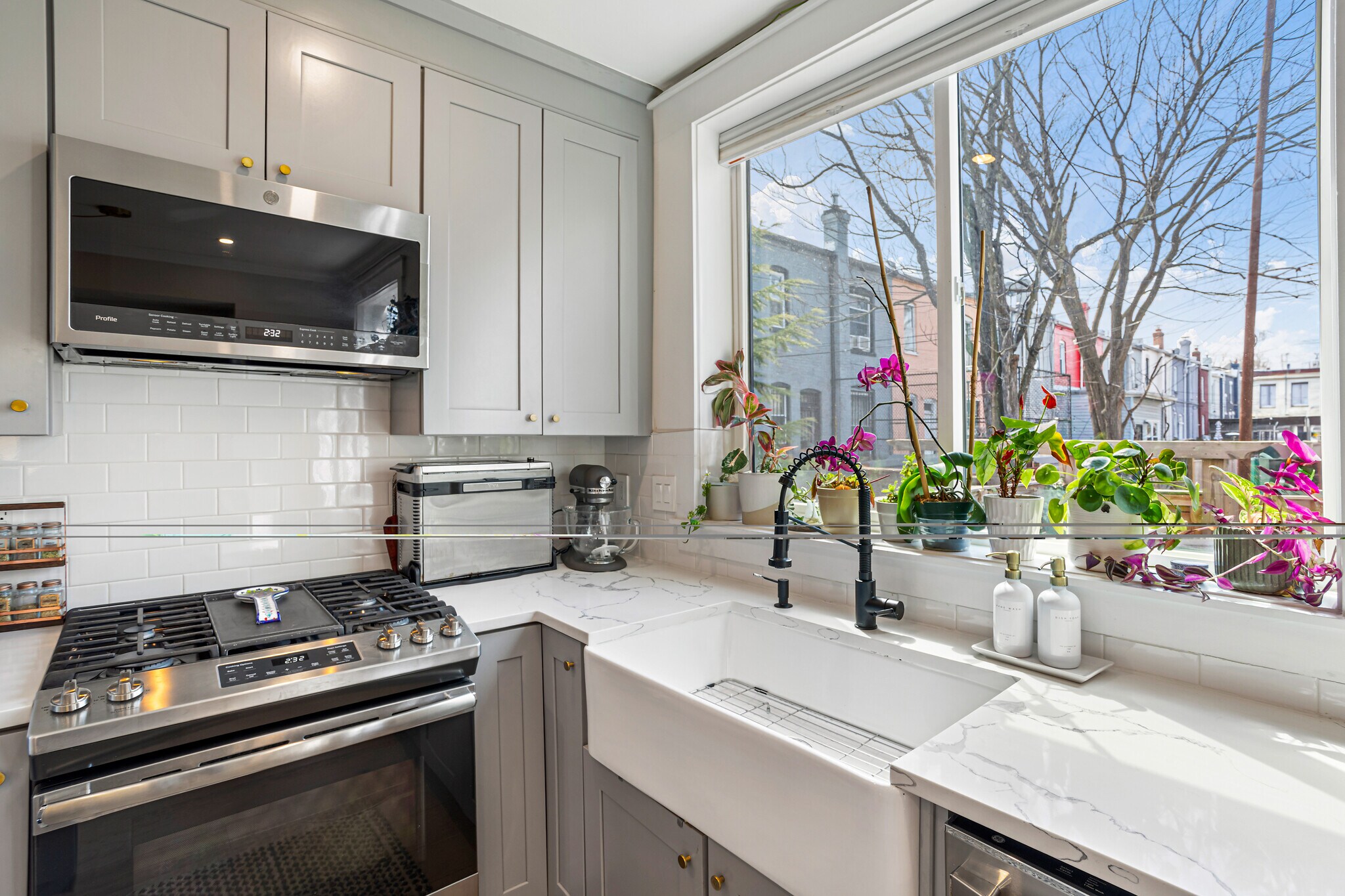 Kitchen - 118 15th St NE