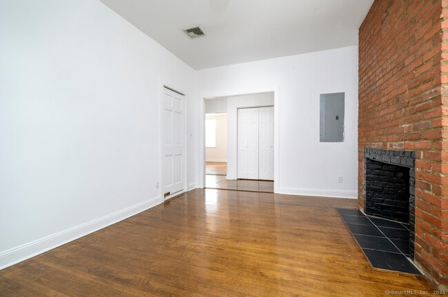 Building Photo - 104 East Ave