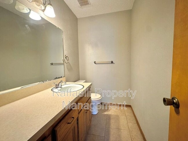 Building Photo - 315 Brookwood Dr