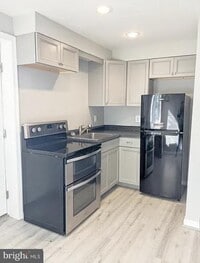 Building Photo - 9003 Merrimack Dr