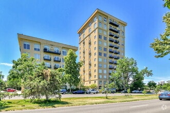 Building Photo - $1,900.00, 1 bed, 1 bath, located in Denve...