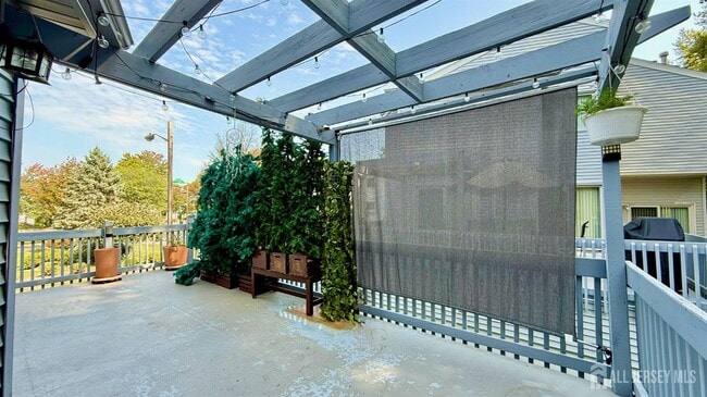 Building Photo - 5 Viburnum Ct