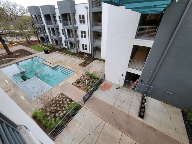 Building Photo - 4801 Springdale Rd