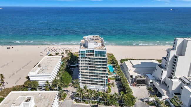 Building Photo - 1200 Holiday Dr