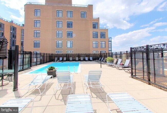 Building Photo - 1440 N Street NW Unit 812