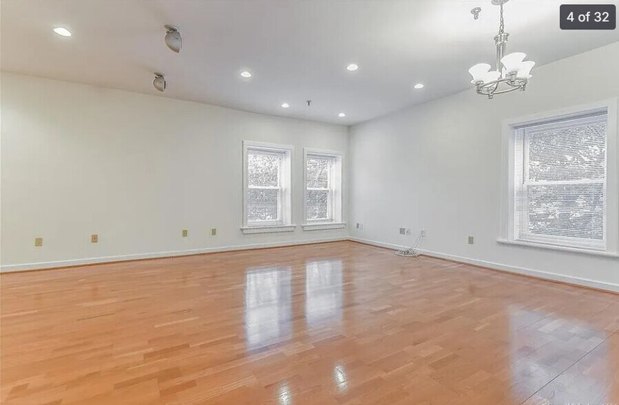 Building Photo - 126 Washington St