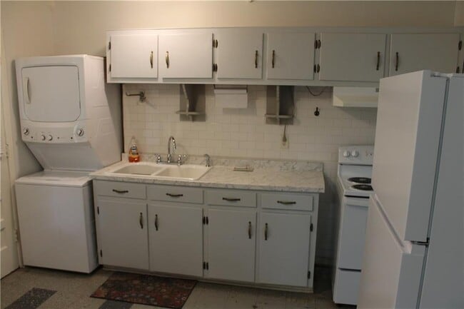 Building Photo - 5608 Morlee Dr S