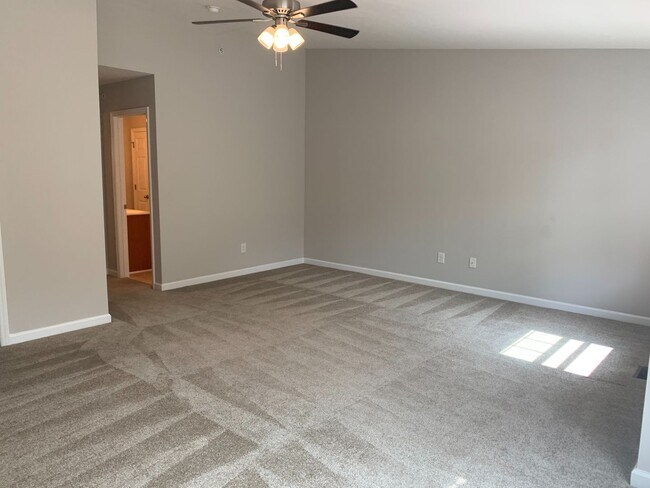 Building Photo - *Move-in Special* Spacious 3 Bed | 2.5 Bat...