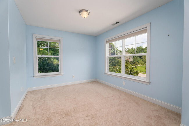 Building Photo - 103 Creek End Ct
