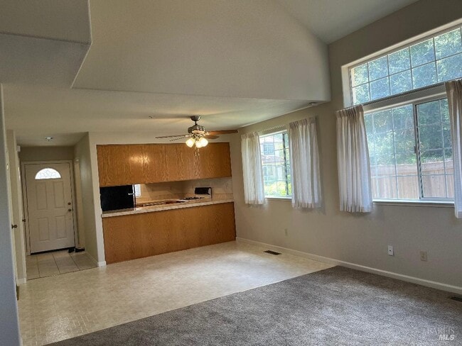 Building Photo - 12 Monterey Ct