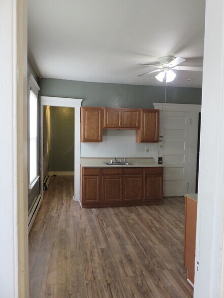Building Photo - 379 Winthrop Ave