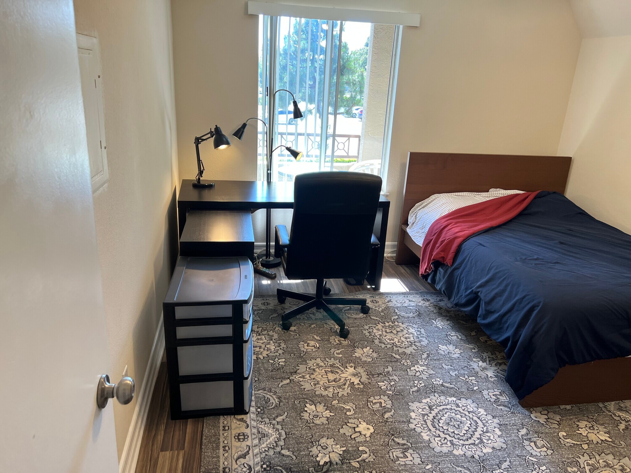 Building Photo - 8889 Caminito Plz