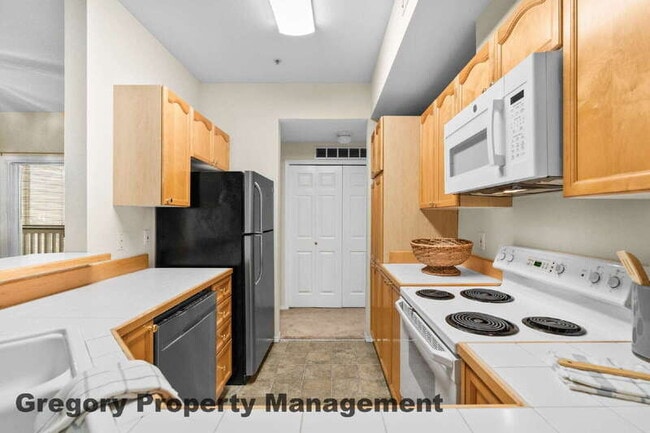 Building Photo - 12120 NE 172nd Pl