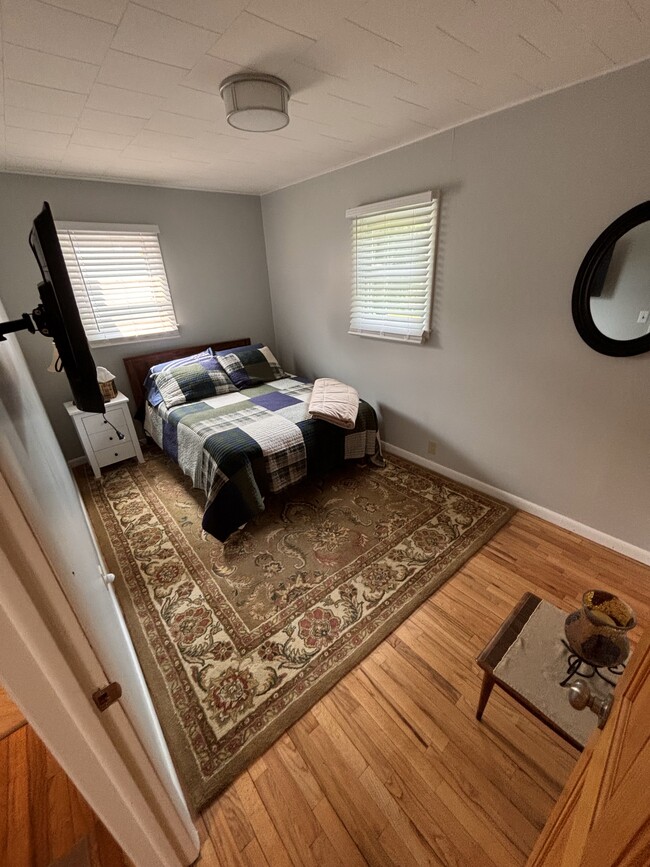 Bedroom 3 - full - 82 Waverly St