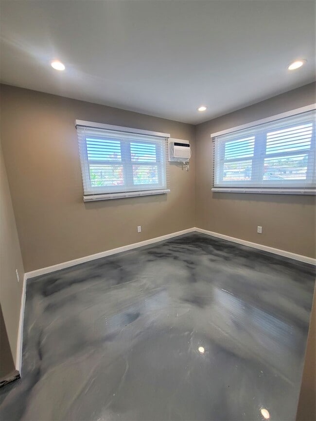 Building Photo - Beautifully remodeled!  3/2/2 Kahaluu cul de sac