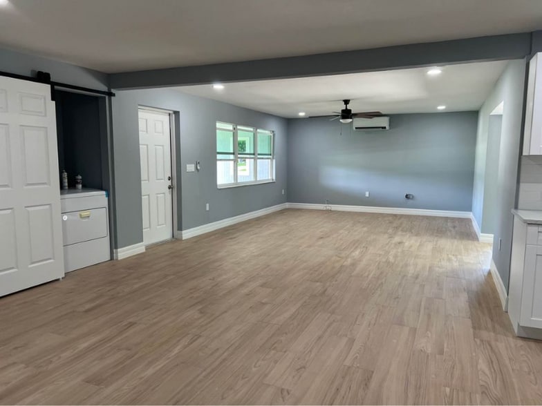 Building Photo - 2148 Aldridge Ave