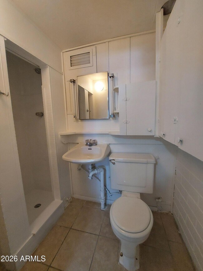 Building Photo - 206 N 1st St