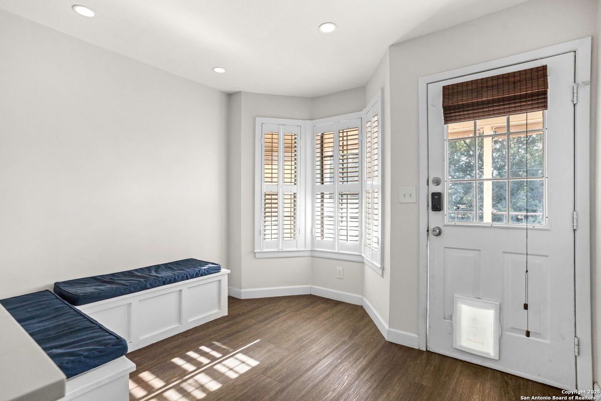 Building Photo - 2611 Eisenhauer Rd