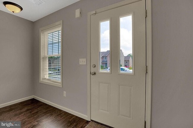 Building Photo - 22 Spring View