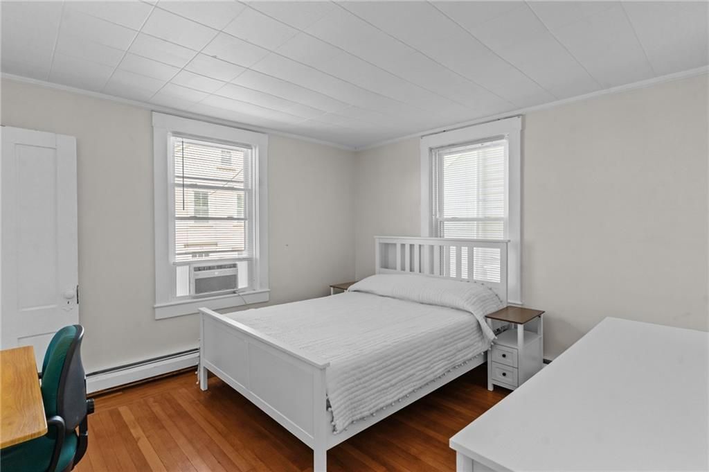 Building Photo - 11 Young St