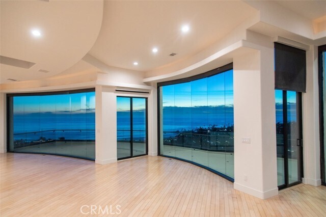 Building Photo - 648 Mystic View