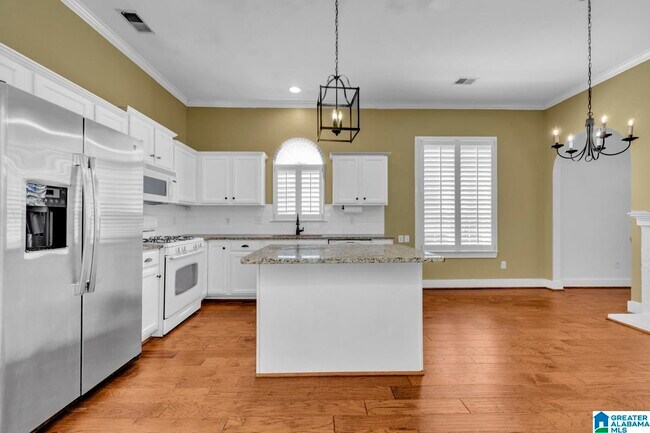 Building Photo - 6285 S Clubview Cir