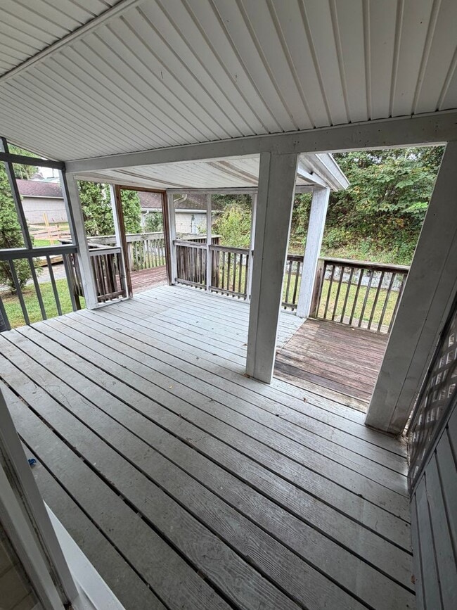 Building Photo - 1405 Belmont Dr