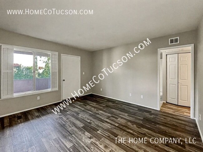 Building Photo - 3993 N Campbell Ave