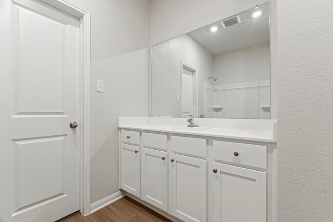 Building Photo - 8927 New Jade Dr