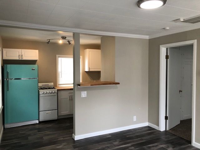 Bar in Kitchen - City Park Cottages on City Park