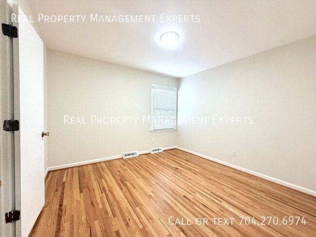 Building Photo - 4017 Tamerlane Dr