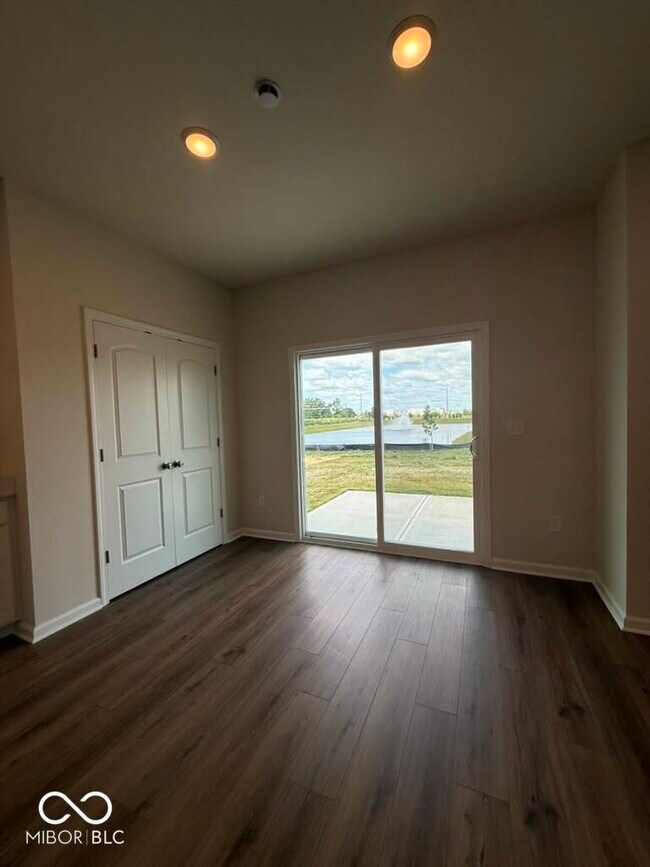 Building Photo - 3802 Sterling Dr
