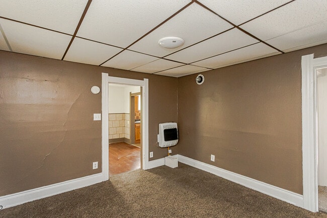 Building Photo - 734 Parker Ave