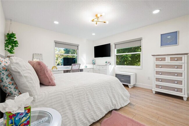 Building Photo - 2500 Monterey St