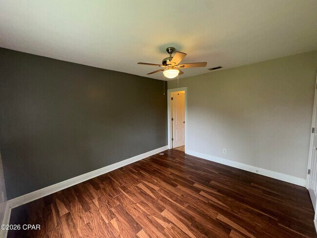 Building Photo - 116 Christie Ln