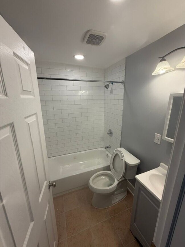 Building Photo - 6731 Haverford Ave