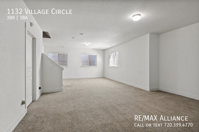Building Photo - 1132 Village Cir