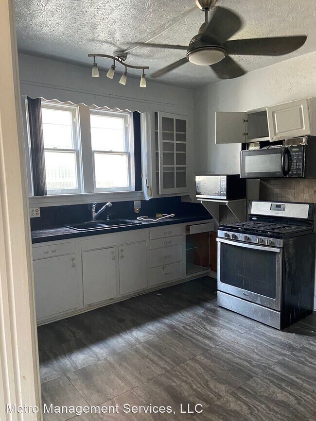 Building Photo - 3 br, 2.5 bath House - 809 Cecil