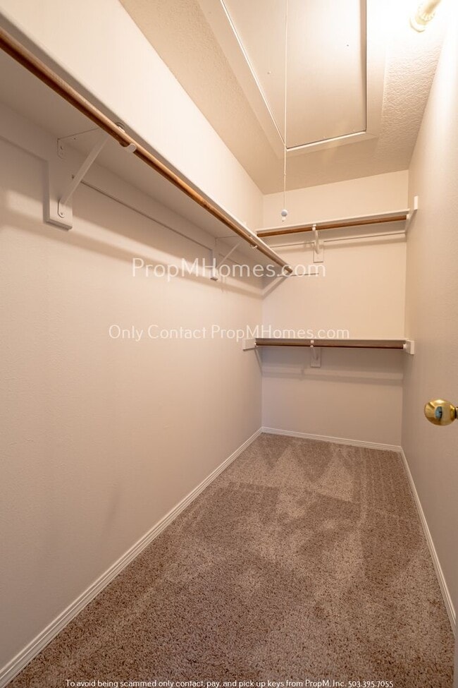 Building Photo - Three Bedroom Plus Bonus In West Linn - Sunset!