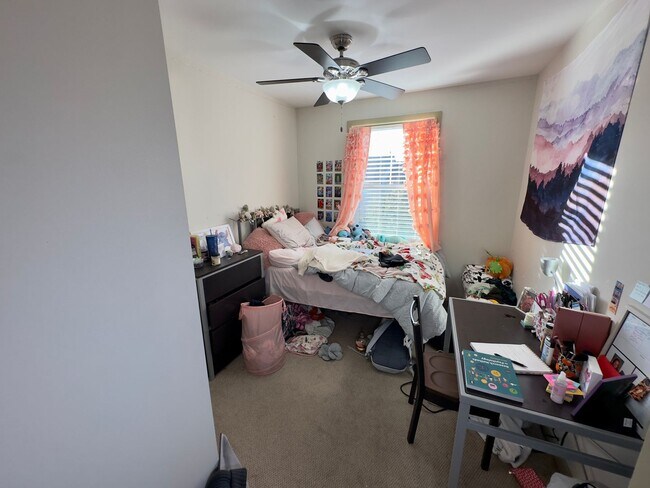 Interior Photo - 1432 N. Carlisle