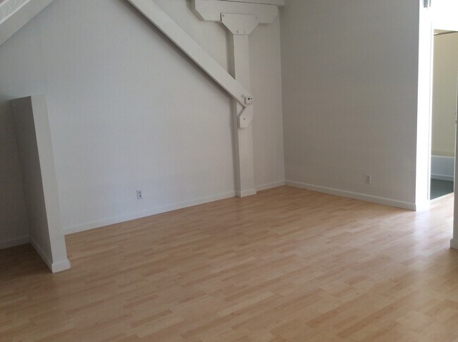 Building Photo - 601 Minnesota St