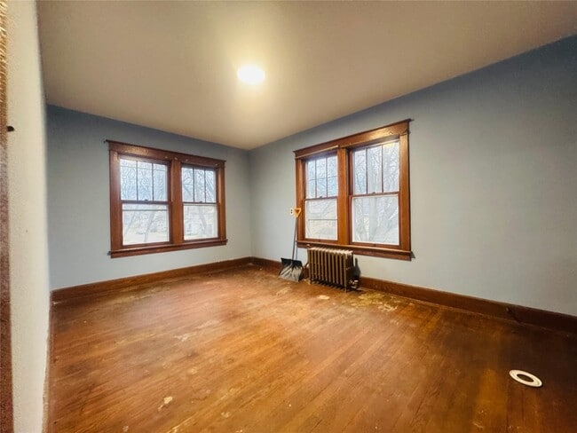 Building Photo - 20 Elm St