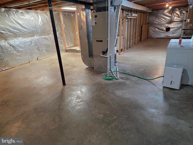 Building Photo - 12000 Rosiers Branch Dr