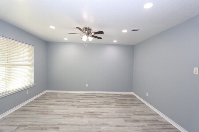 Building Photo - 9218 Mission Arbor Ln