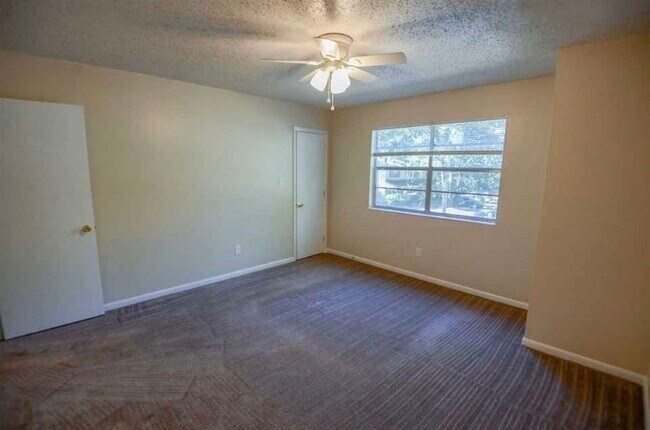 Building Photo - 2439 Ramblewood Ct